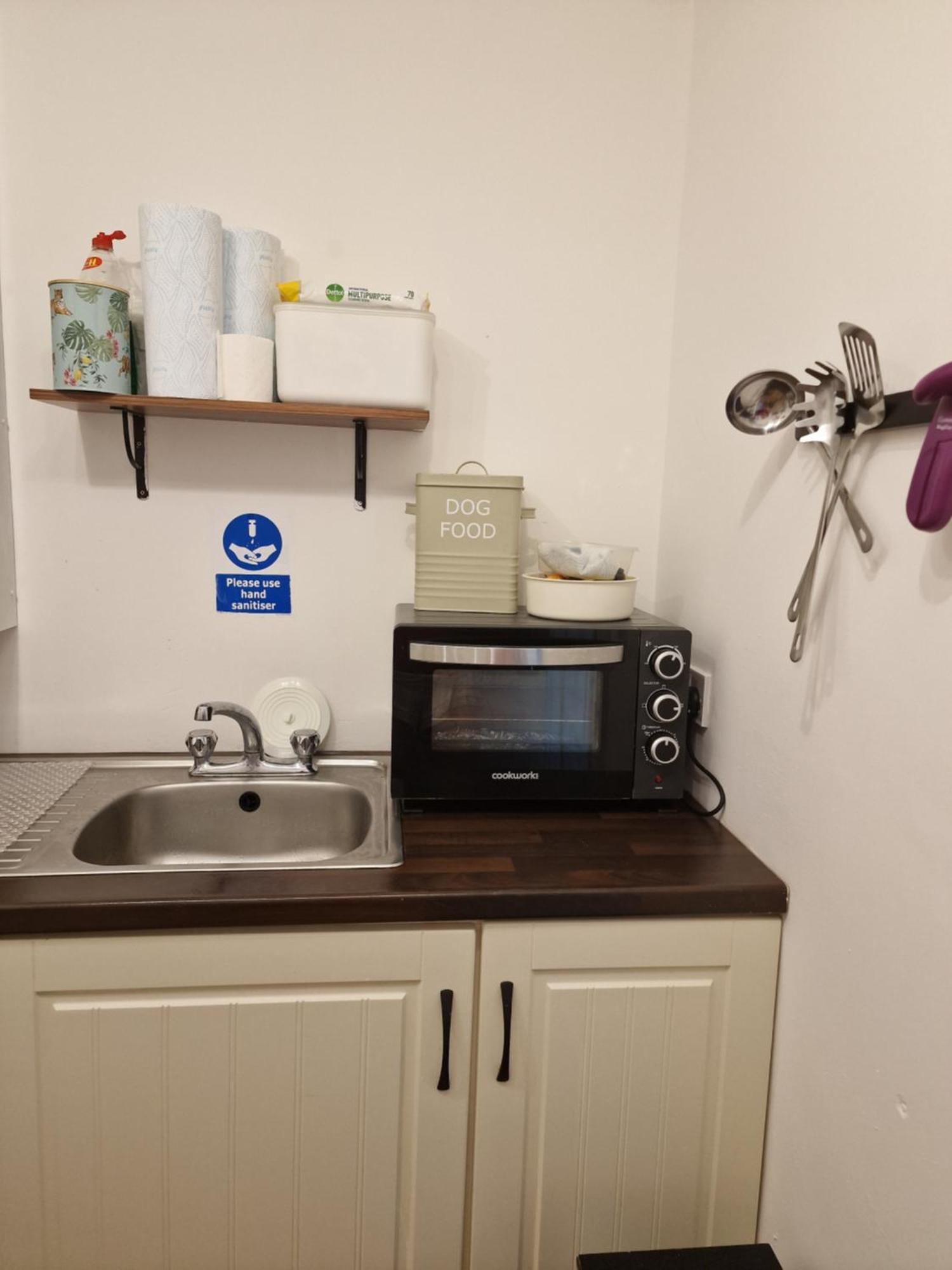 Aunty Katie'S House, Ni Tourist Board Certified & Located On The Main Oldpark Road To Belfast, With Free Continental Breakfast & Free Ultra Fast Sky Internet, Free Sky Sports & Free Sky Cinema, Self-Check In After 10Pm Gmt *