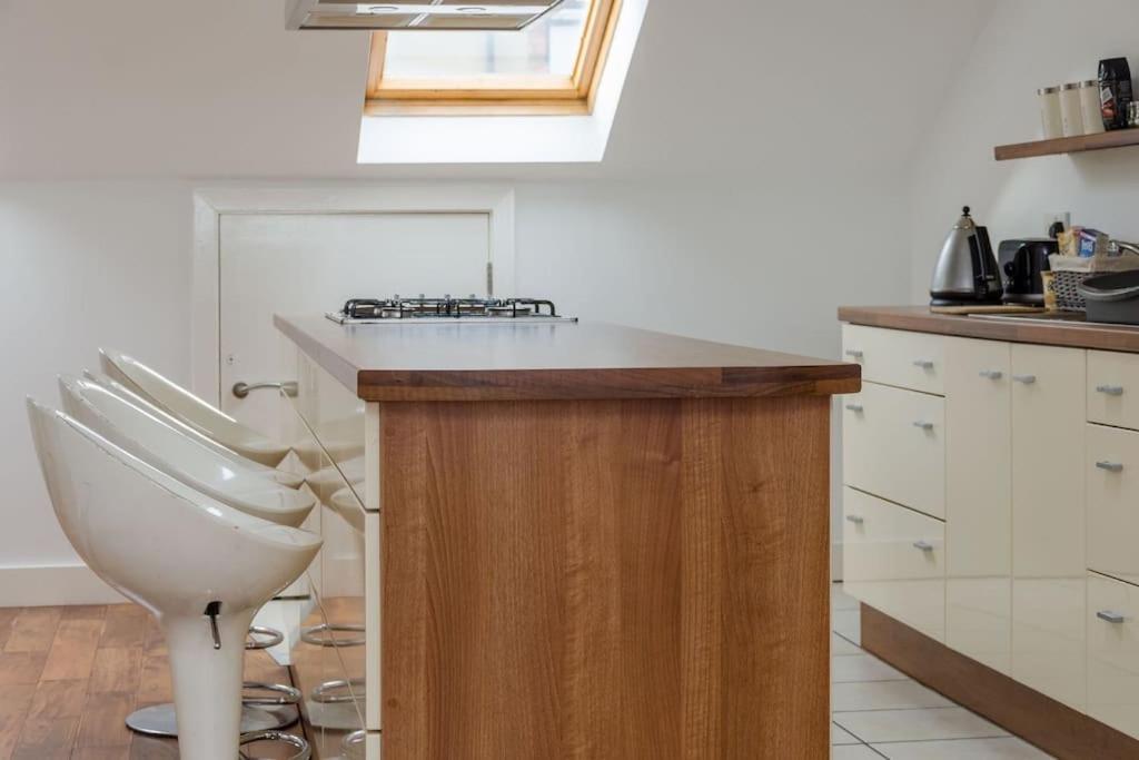 Apartment Nitb Certified Spacious Floor Bound Belfast