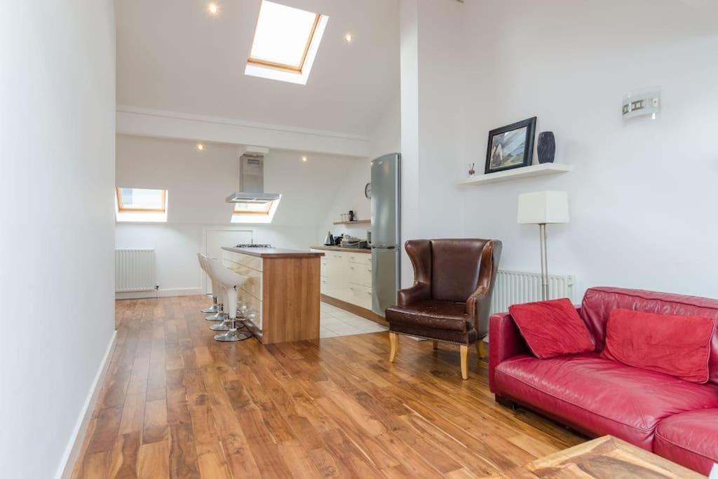 Apartment Nitb Certified Spacious Floor Bound Belfast