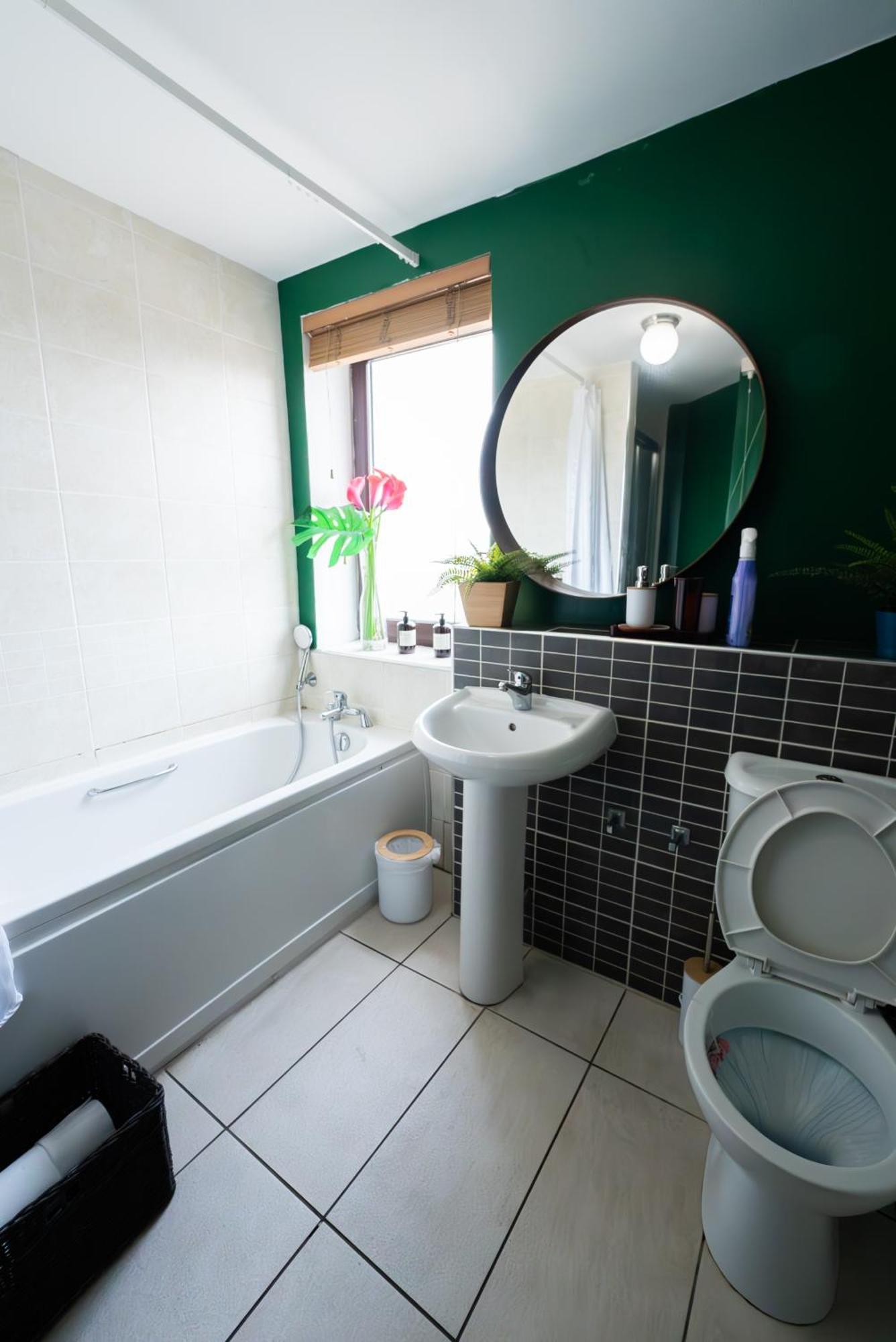 Hall Penthouse Duplex - Incredible Views & Sleeps 8 & Balcony & Very Modern And Spacious * Belfast
