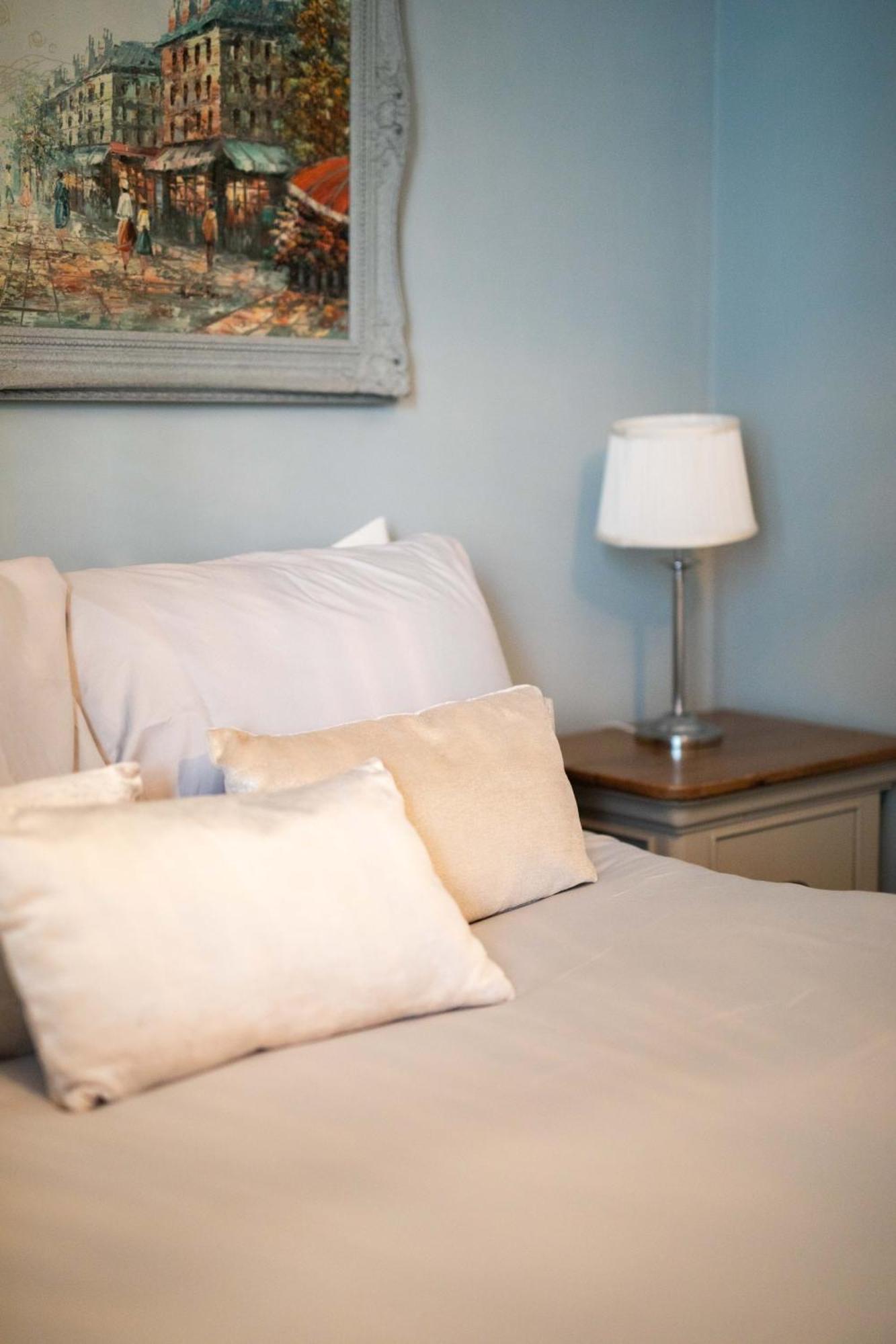 Hall Penthouse Duplex - Incredible Views & Sleeps 8 & Balcony & Very Modern And Spacious Apartment