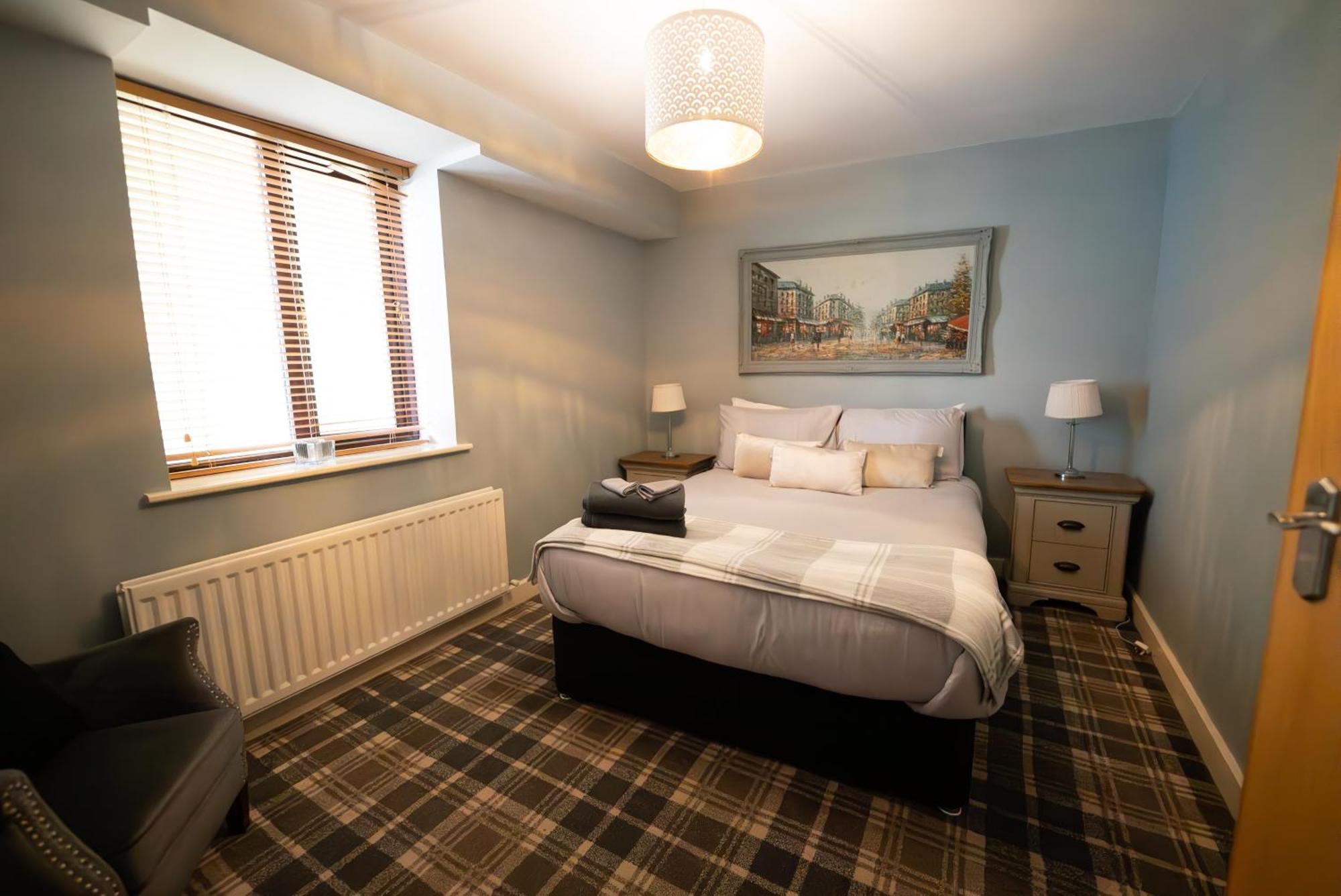 Hall Penthouse Duplex - Incredible Views & Sleeps 8 & Balcony & Very Modern And Spacious *
