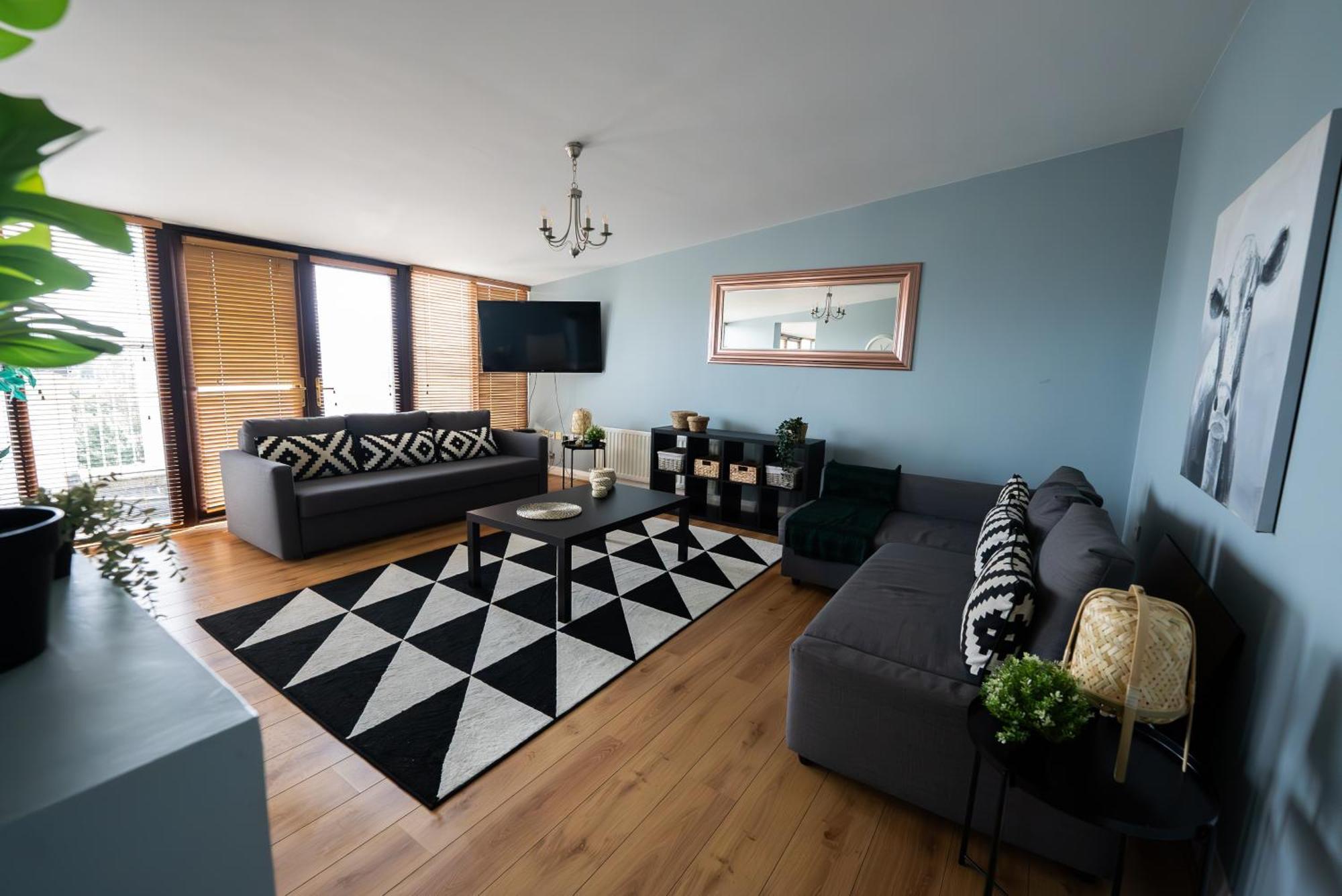 Hall Penthouse Duplex - Incredible Views & Sleeps 8 & Balcony & Very Modern And Spacious Belfast