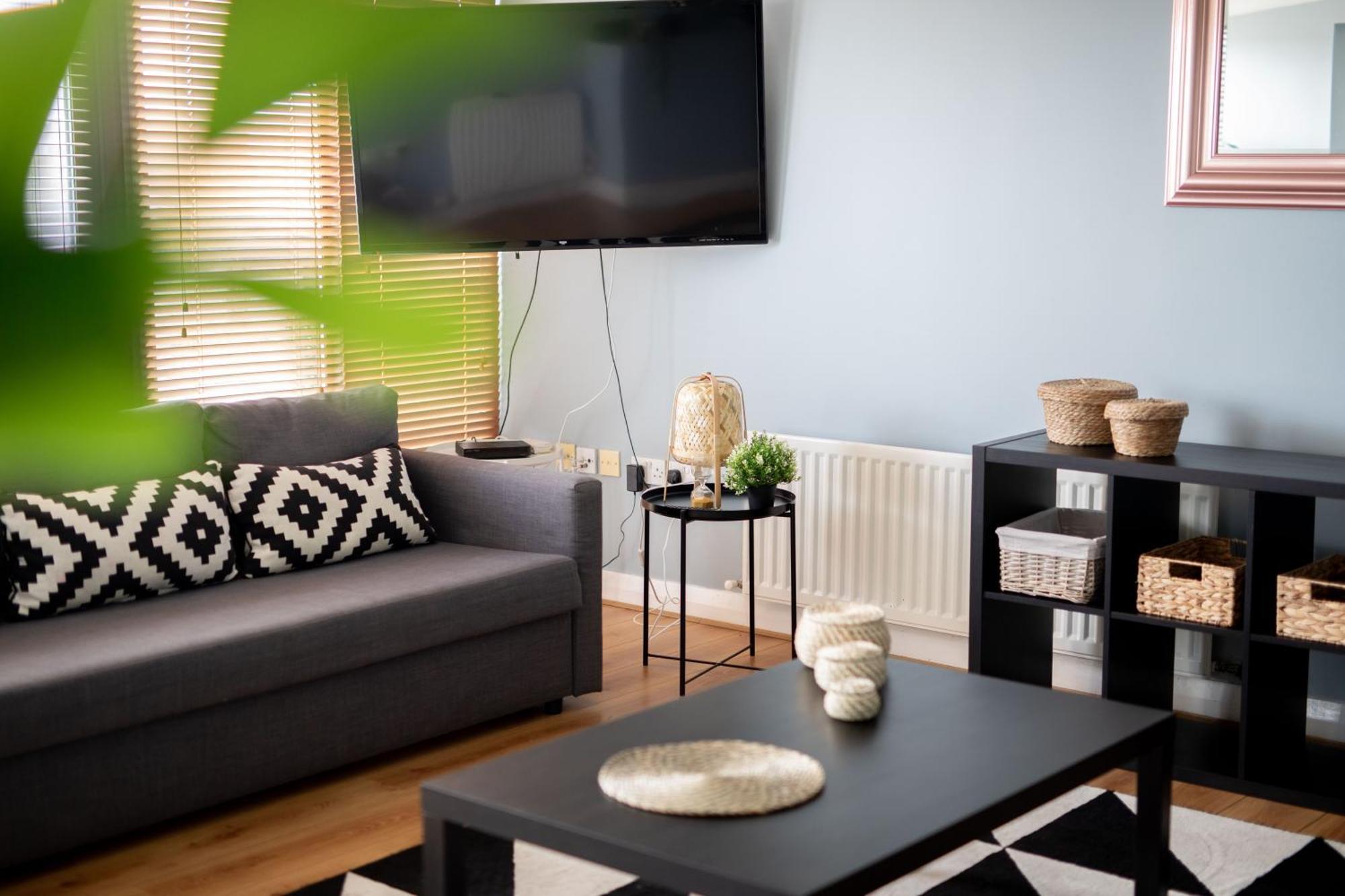 Hall Penthouse Duplex - Incredible Views & Sleeps 8 & Balcony & Very Modern And Spacious Apartment Belfast