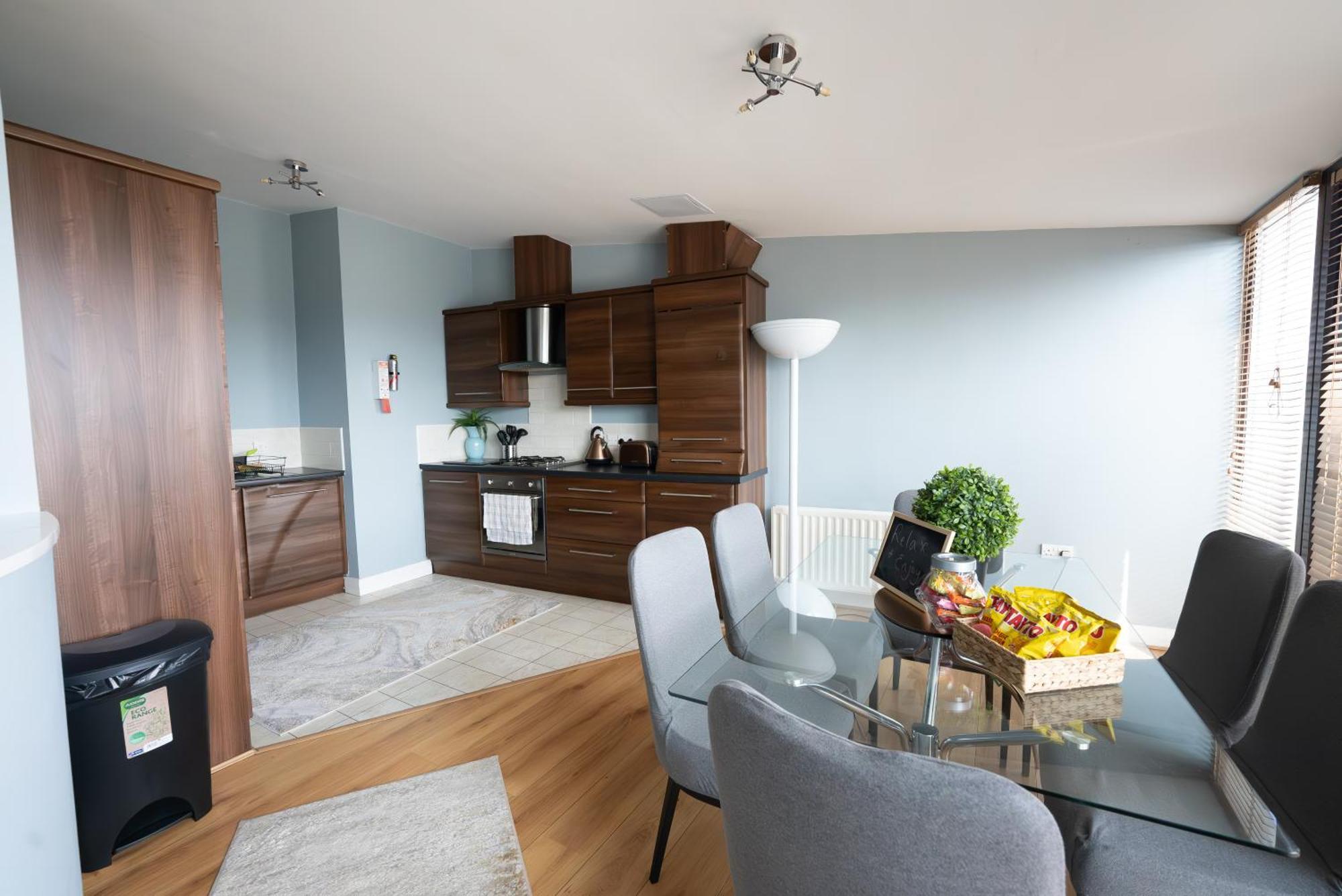Hall Penthouse Duplex - Incredible Views & Sleeps 8 & Balcony & Very Modern And Spacious * Belfast