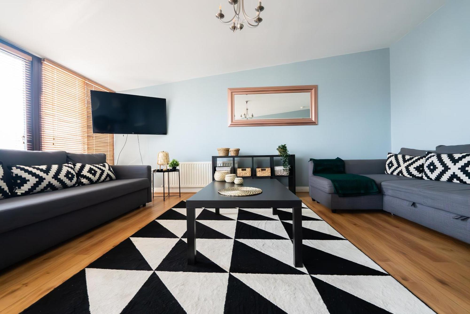 Apartment Hall Penthouse Duplex - Incredible Views & Sleeps 8 & Balcony & Very Modern And Spacious