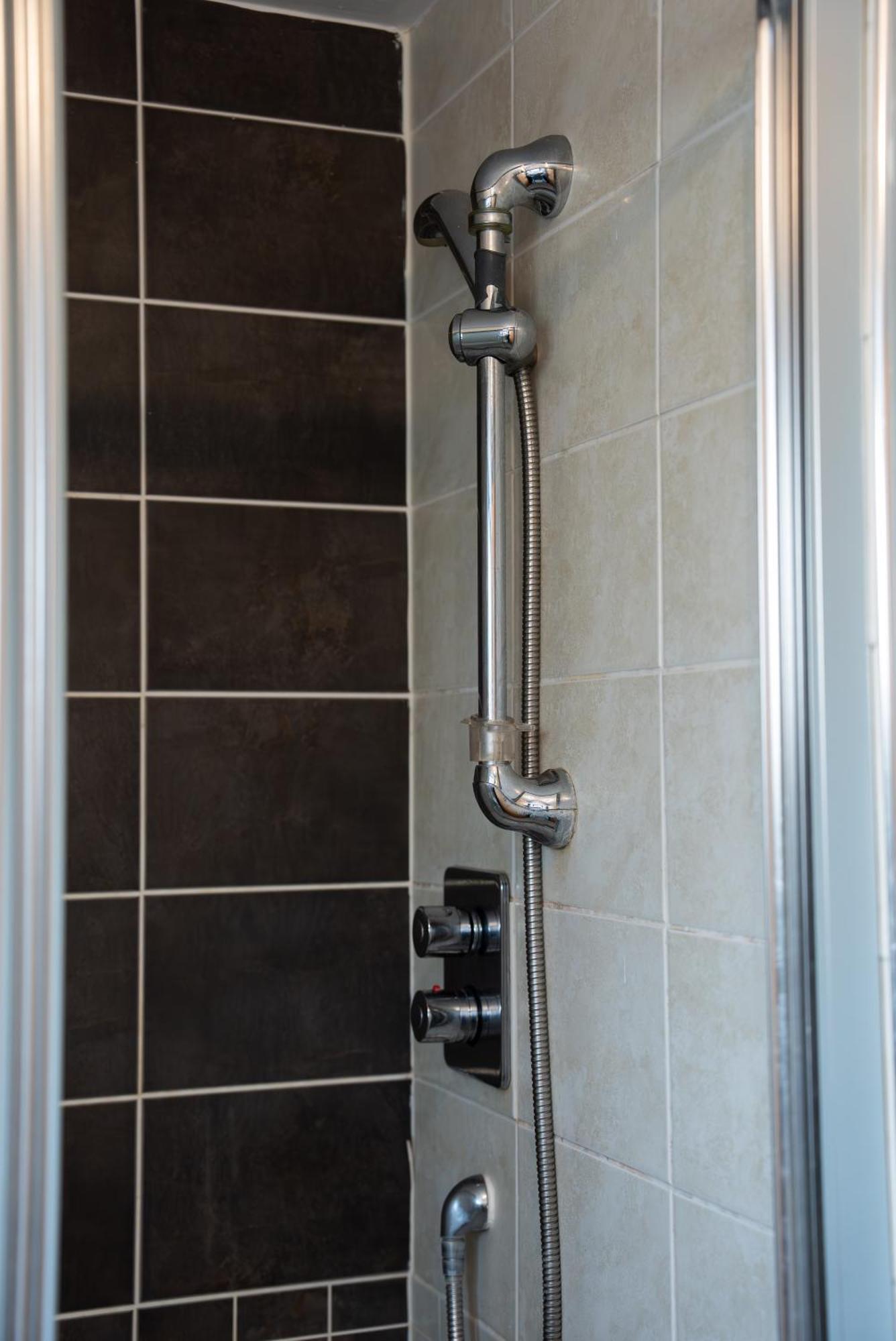 Hall Penthouse Duplex - Incredible Views & Sleeps 8 & Balcony & Very Modern And Spacious Apartment