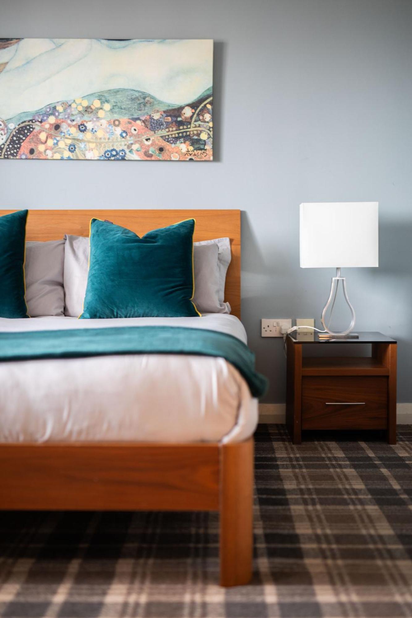 Hall Penthouse Duplex - Incredible Views & Sleeps 8 & Balcony & Very Modern And Spacious Apartment *