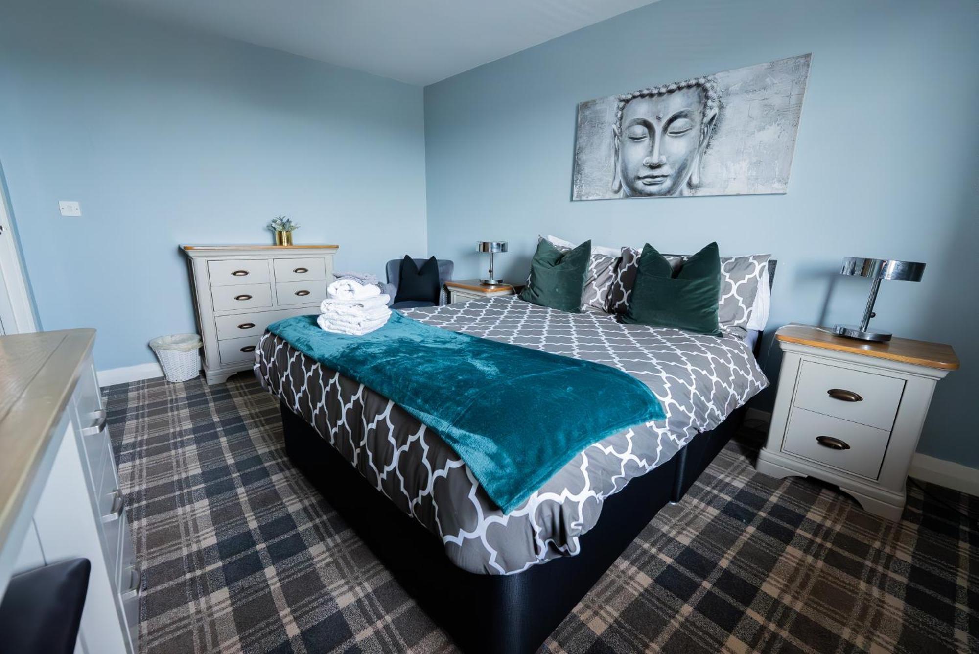 Hall Penthouse Duplex - Incredible Views & Sleeps 8 & Balcony & Very Modern And Spacious *