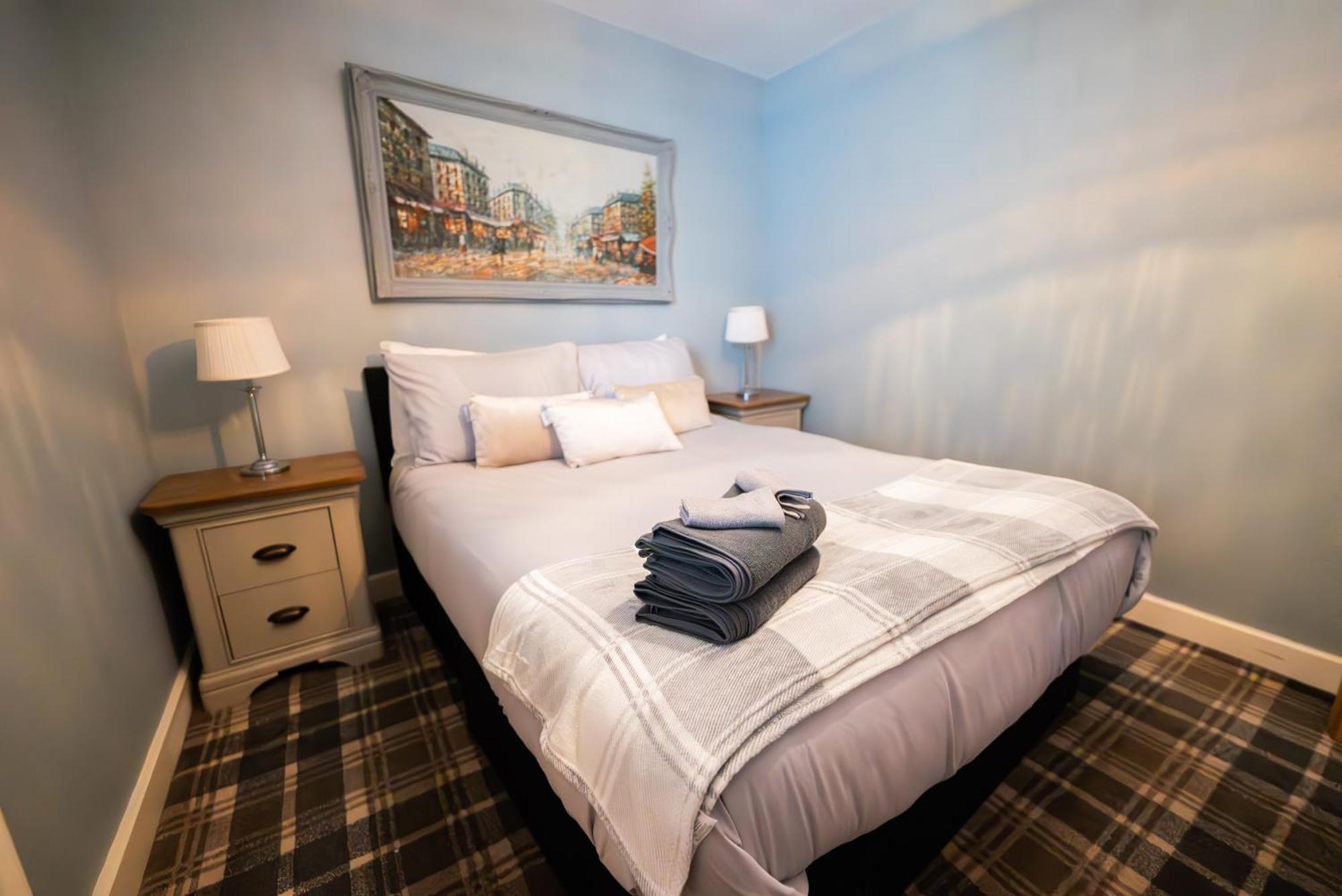 Apartment Hall Penthouse Duplex - Incredible Views & Sleeps 8 & Balcony & Very Modern And Spacious Belfast