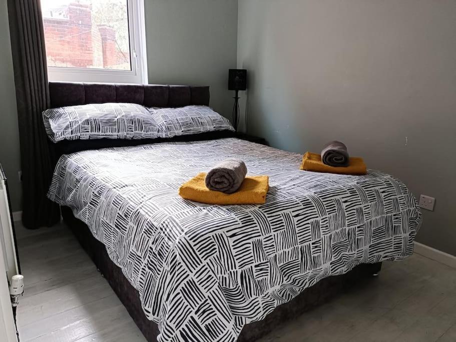 Location! 2 Bed Centre With Free Parking * Belfast