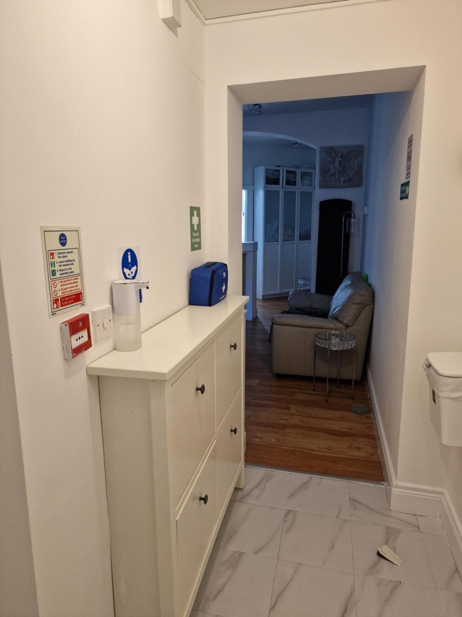 Hostel Aunty Katie'S House, Ni Tourist Board Certified & Located On The Main Oldpark Road To Belfast, With Free Continental Breakfast & Free Ultra Fast Sky Internet, Free Sky Sports & Free Sky Cinema, Self-Check In After 10Pm Gmt Belfast