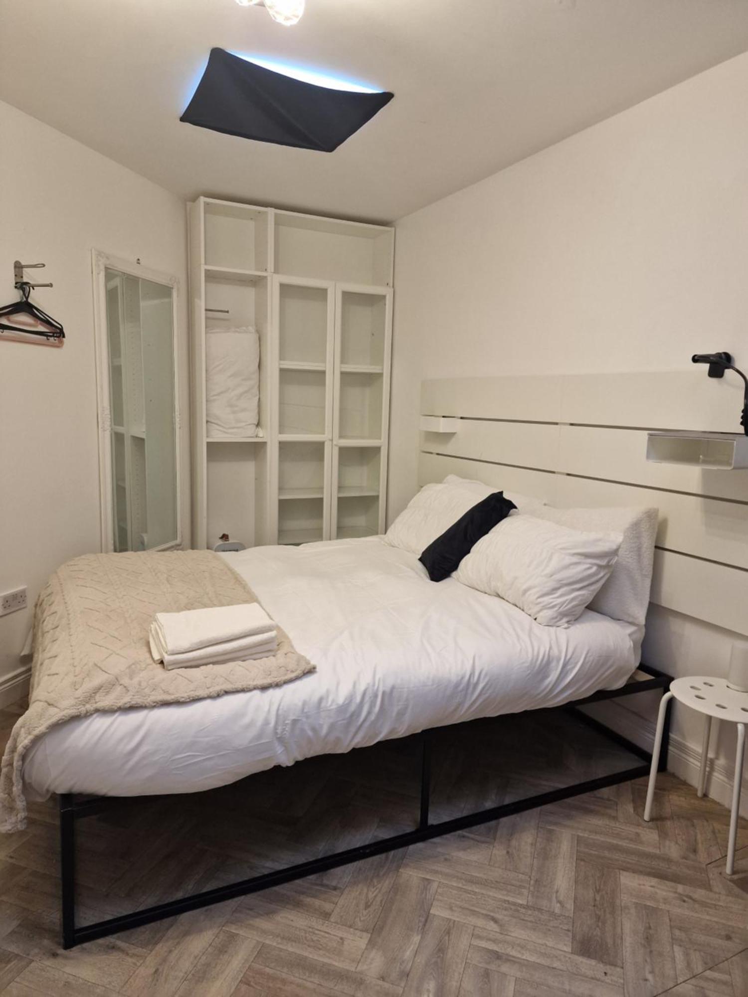 Aunty Katie'S House, Ni Tourist Board Certified & Located On The Main Oldpark Road To Belfast, With Free Continental Breakfast & Free Ultra Fast Sky Internet, Free Sky Sports & Free Sky Cinema, Self-Check In After 10Pm Gmt *