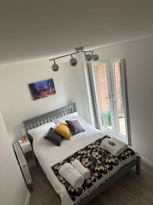 Modern 1-bed * Belfast