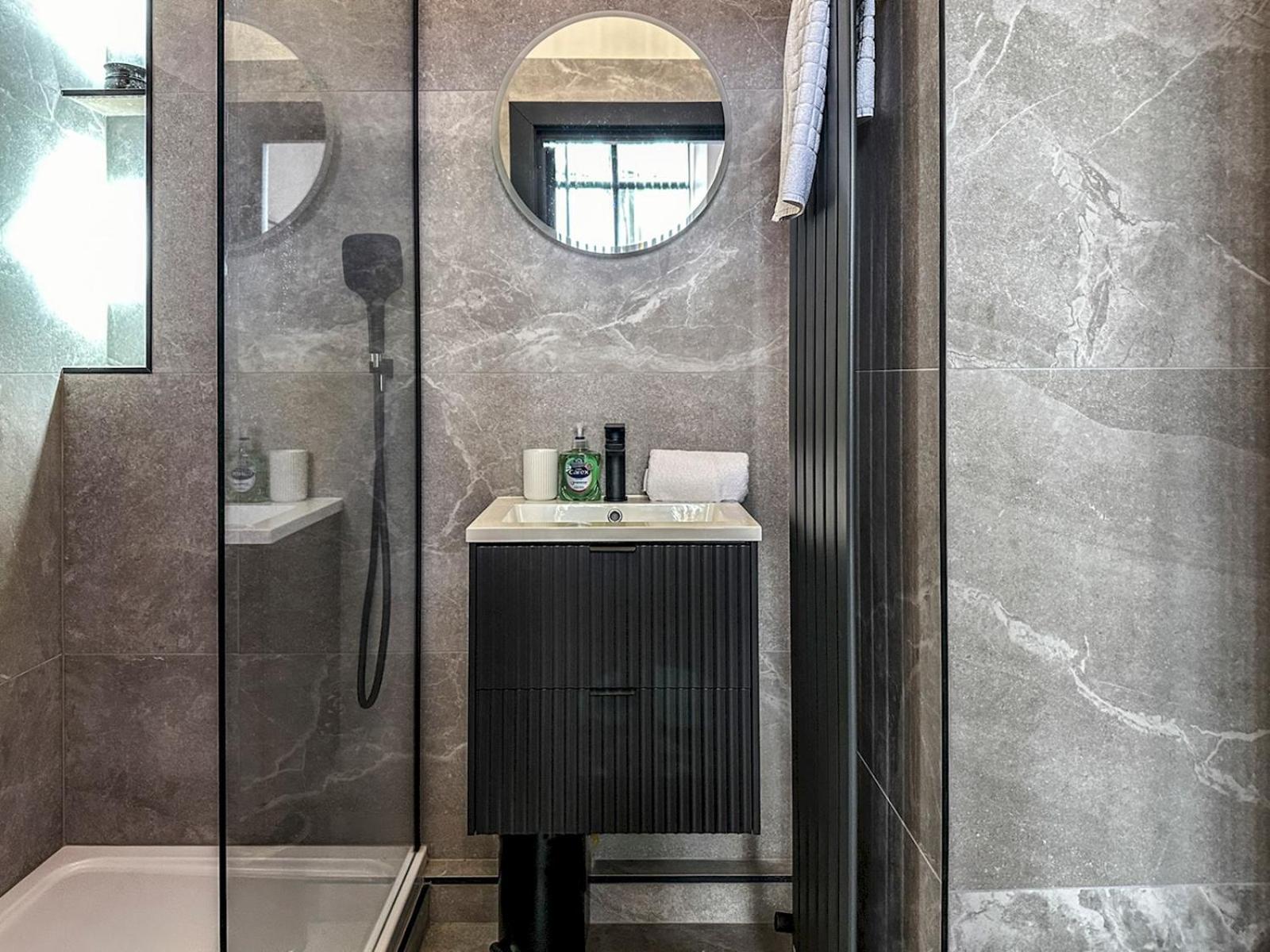 Pass The Keys Luxury 2br 5 Minutes From Centre Apartment