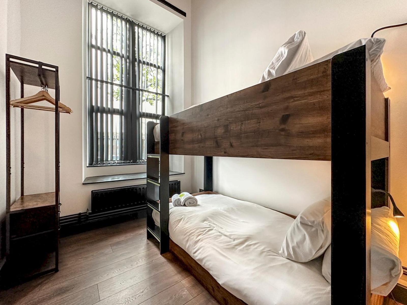 Pass The Keys Luxury 2br 5 Minutes From Centre Apartment *