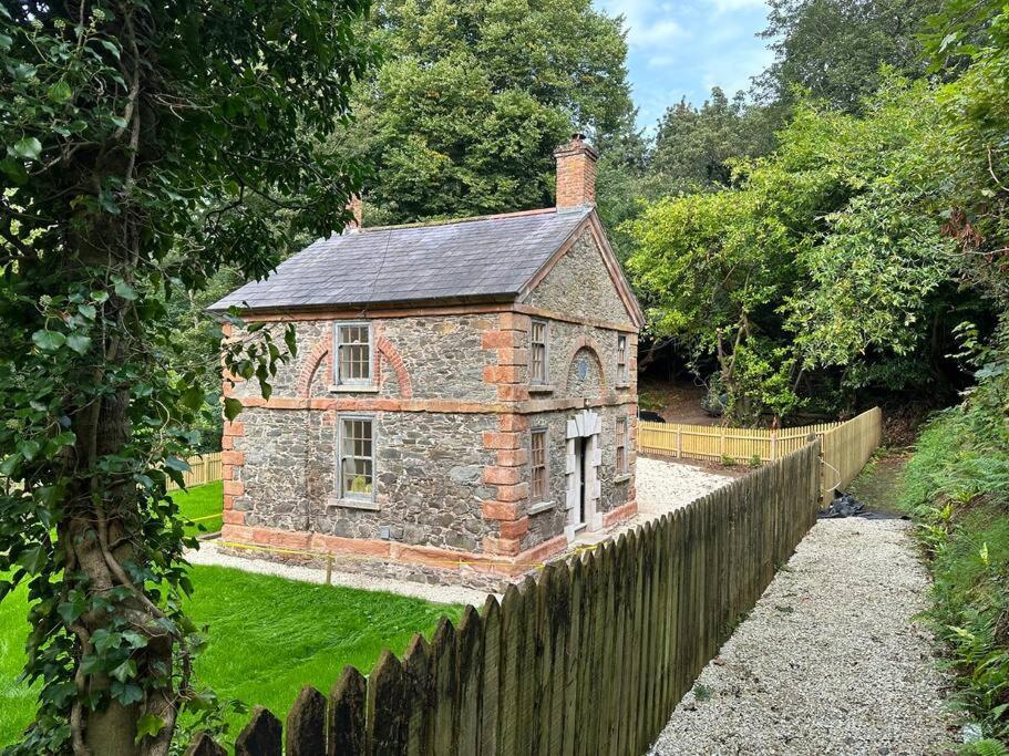Villa Bridge Upper Malone *