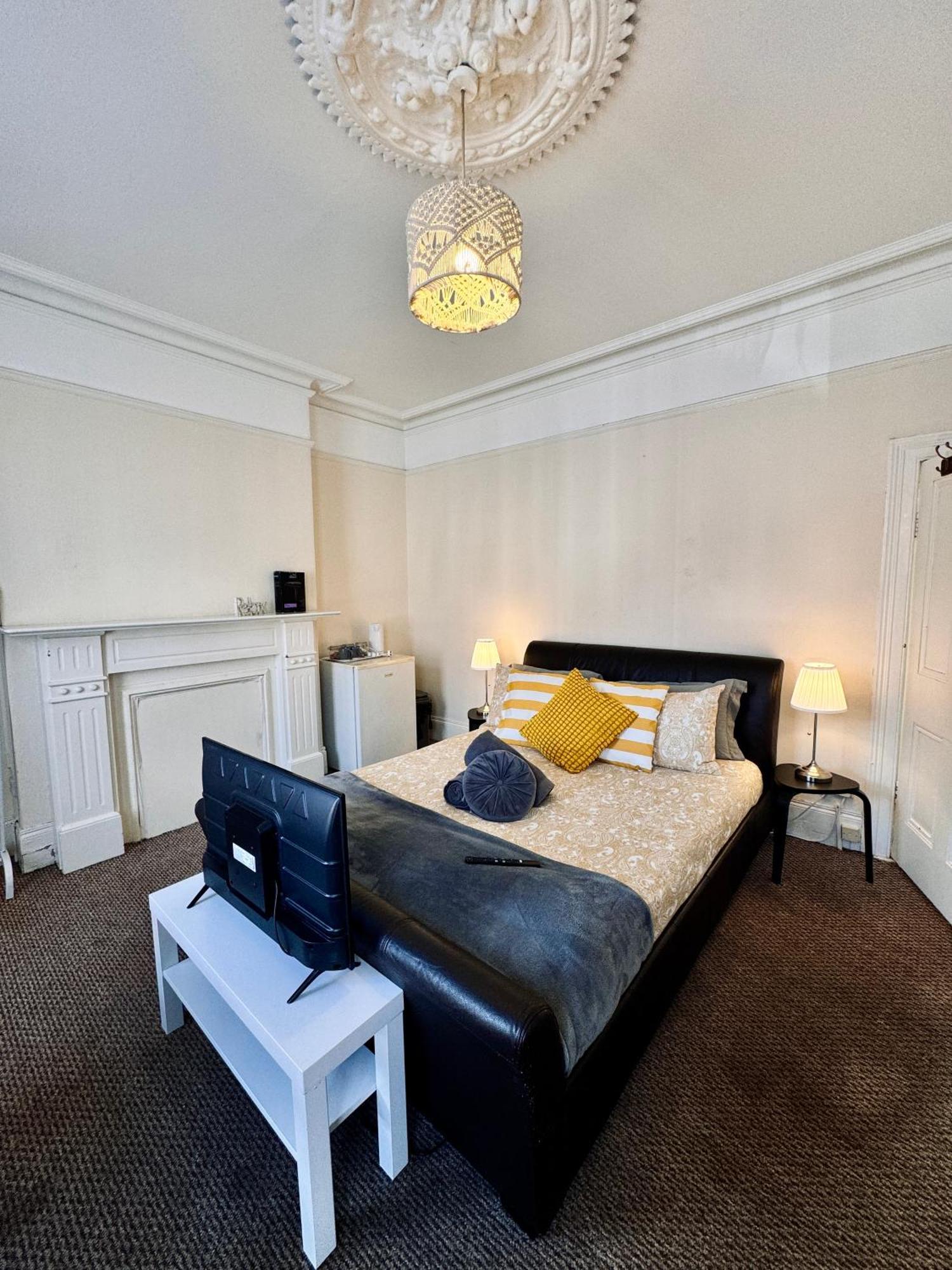 Guest house House In Antrim Road