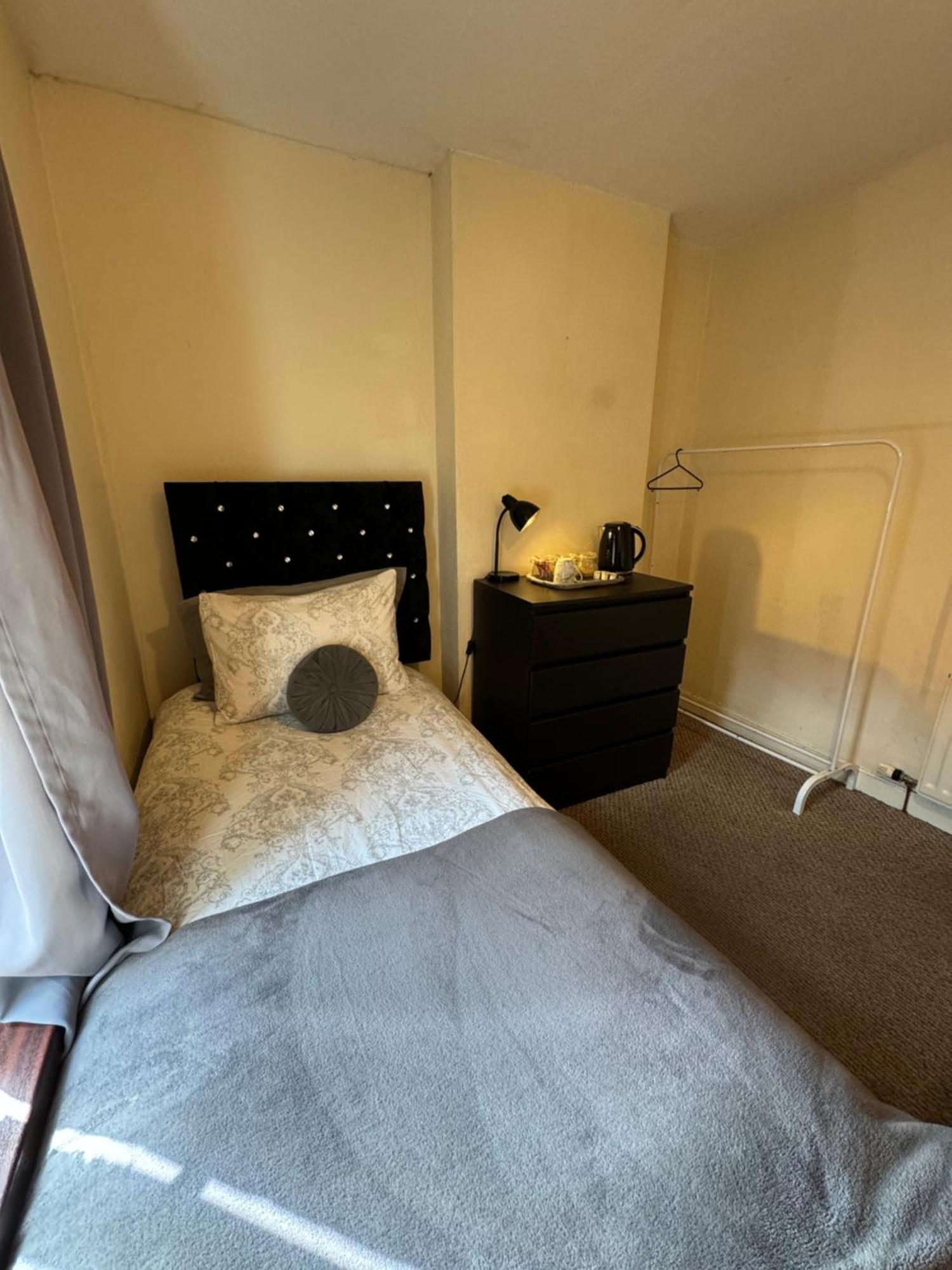 House In Antrim Road Guest house