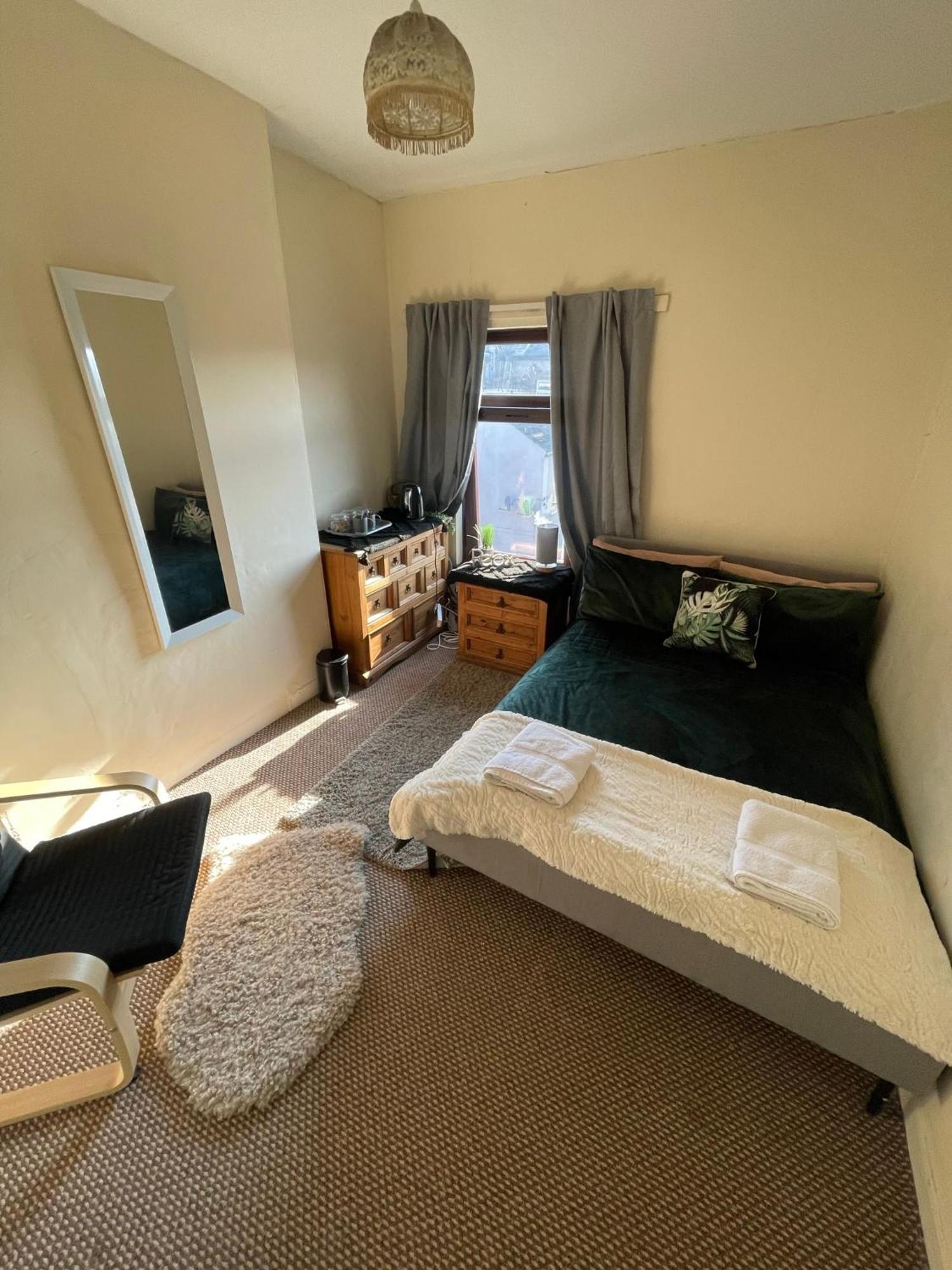 Guest house House In Antrim Road