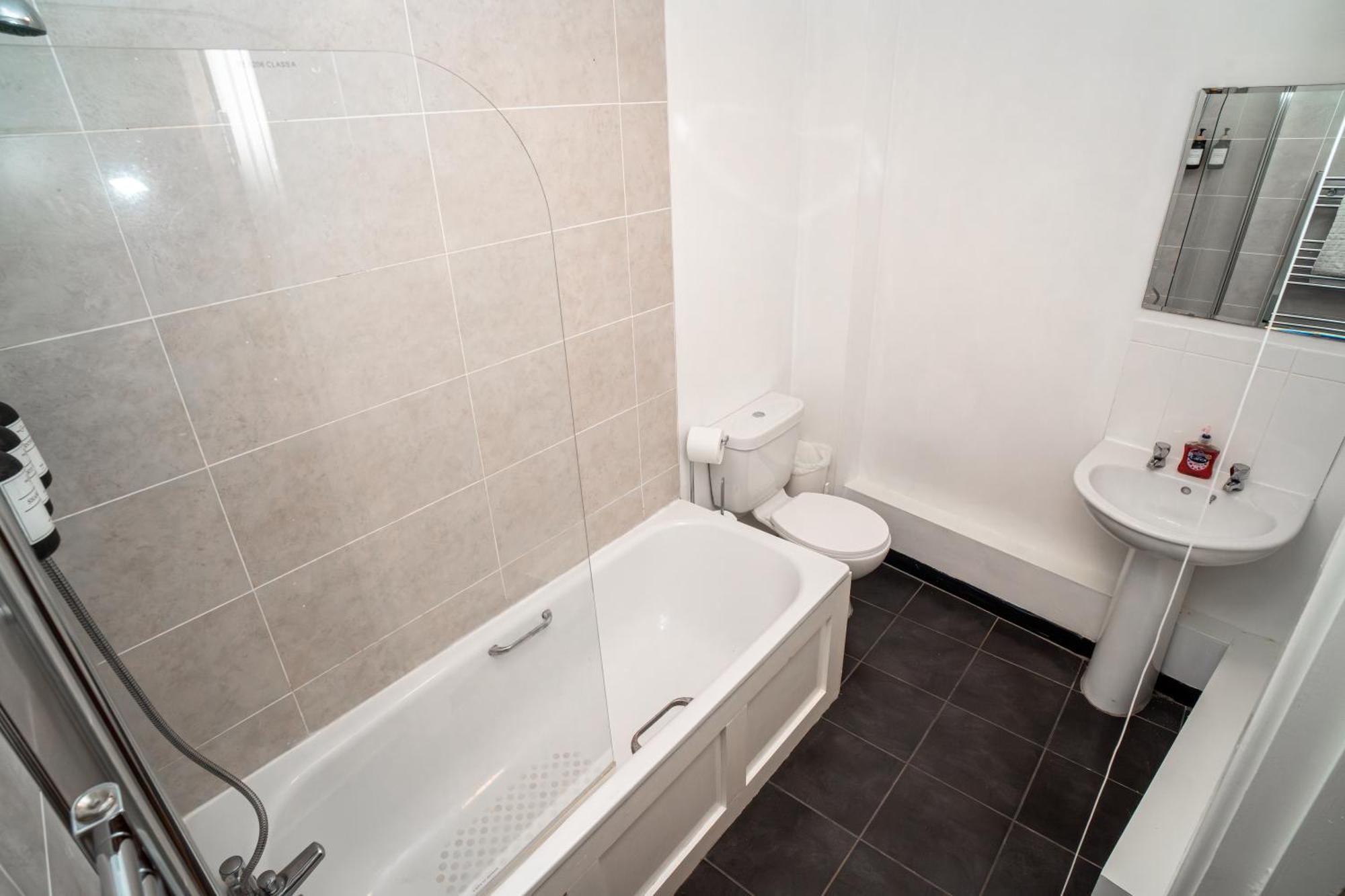 3 Bedroom In Centre