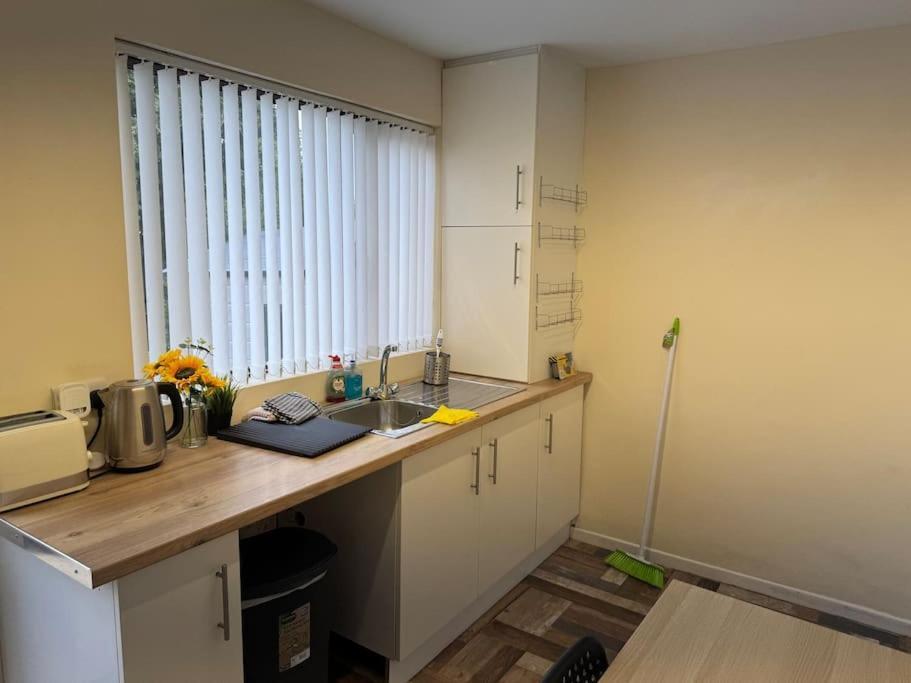 Lovely 2 Bedroom House * Belfast