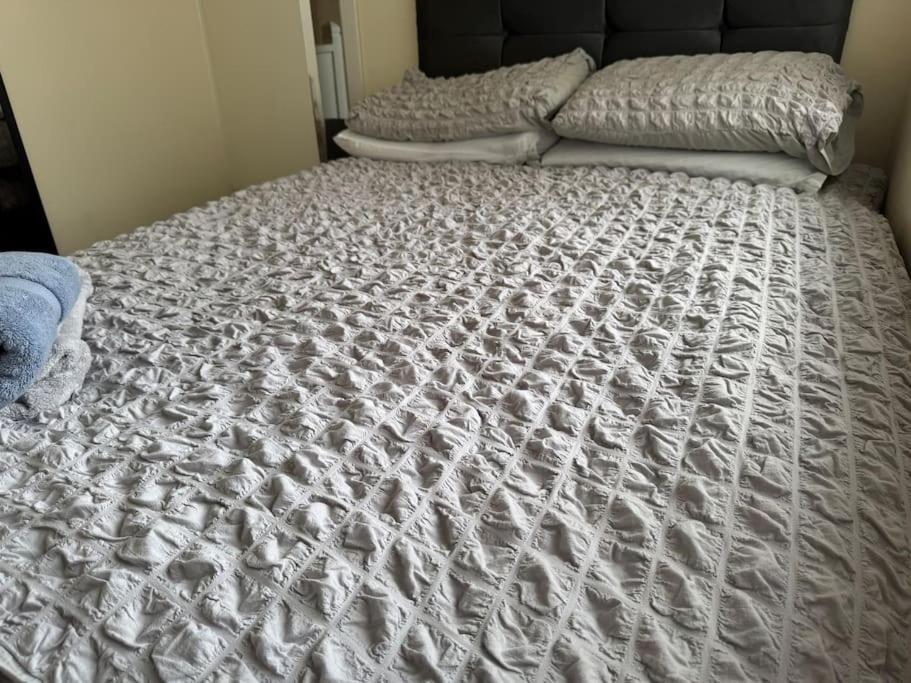 Lovely 2 Bedroom House * Belfast