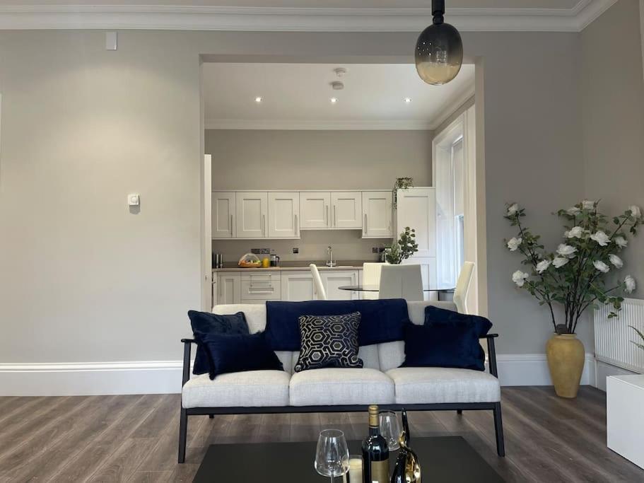 Townhouse In *