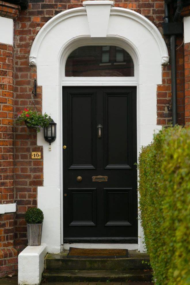 4br Spacious Home- 5 Mins To City- Free Secure Parking *