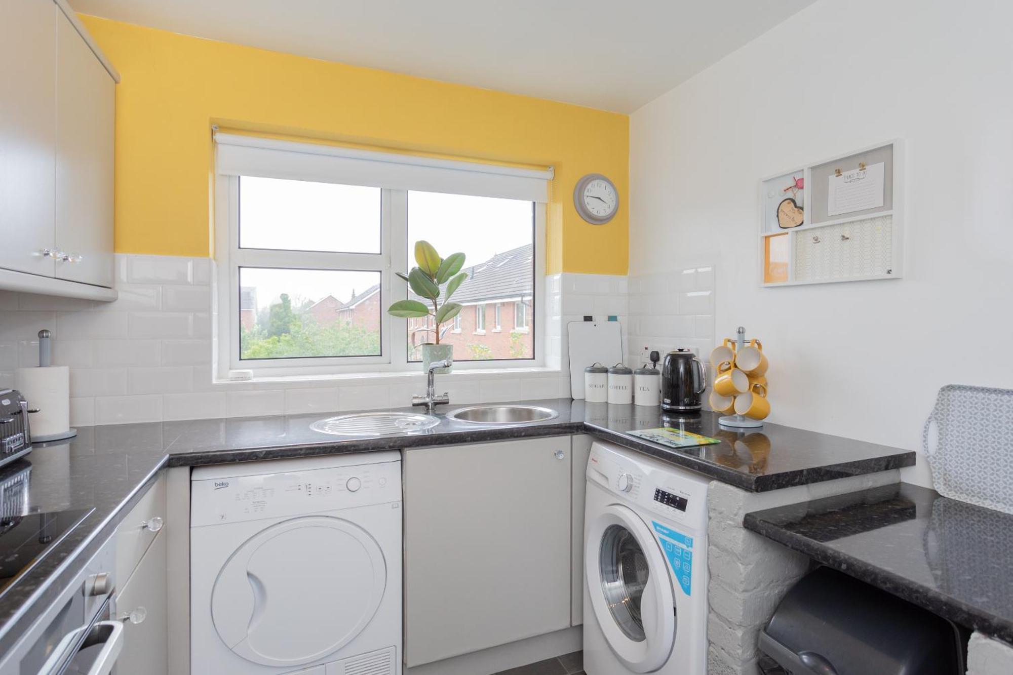 Ardenlee - Stylish 3 Bed Close To City, Parking And Wifi