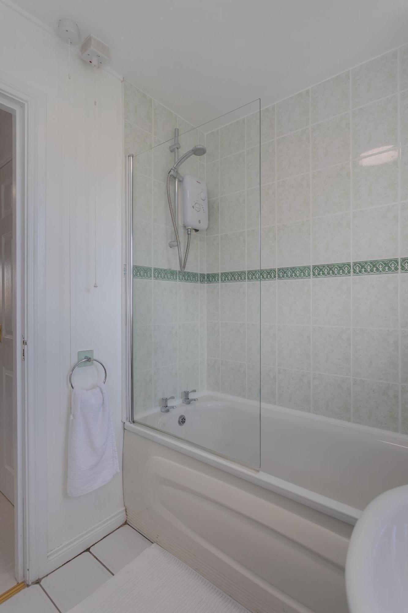 Ardenlee - Stylish 3 Bed Close To City, Parking And Wifi Apartment *