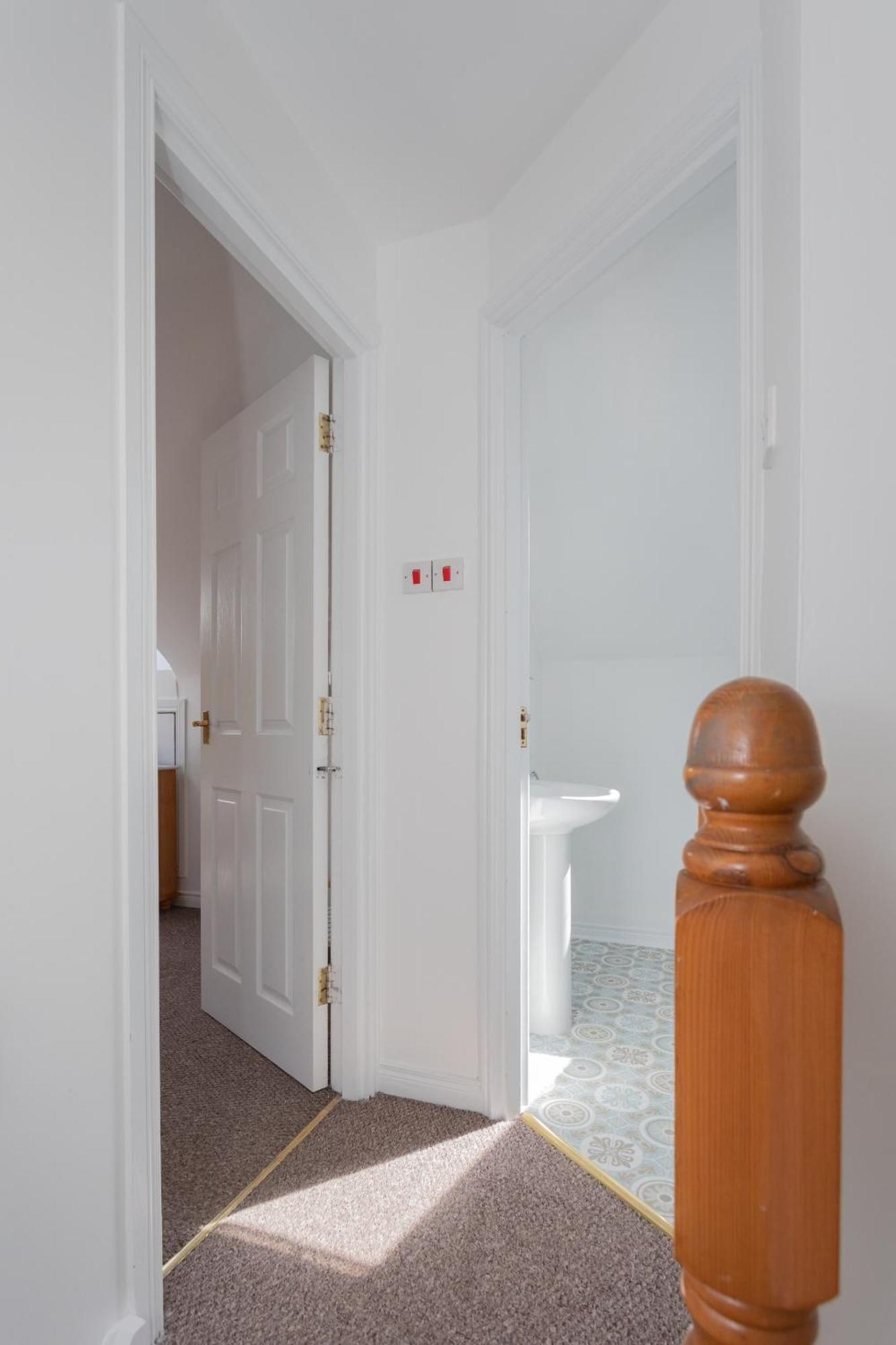 Ardenlee - Stylish 3 Bed Close To City, Parking And Wifi Apartment