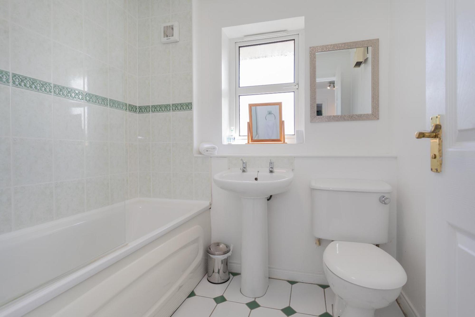 Ardenlee - Stylish 3 Bed Close To City, Parking And Wifi Apartment *
