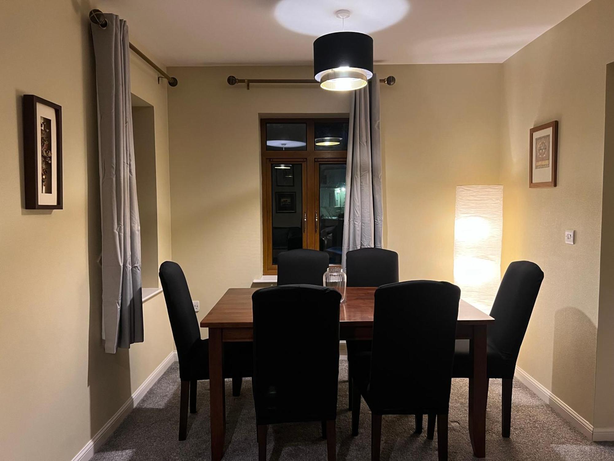 2br Bt9 With Balcony Apartment *