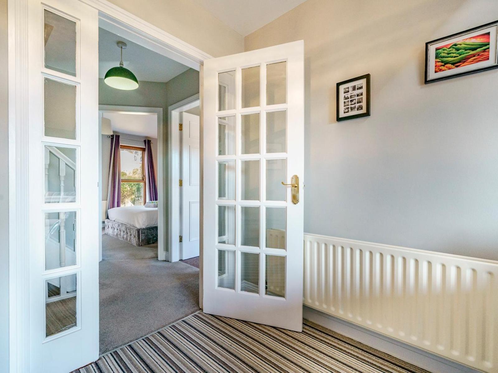 Pass The Keys Beautiful 3-bed Riverside Townhouse W Parking Holiday home Belfast