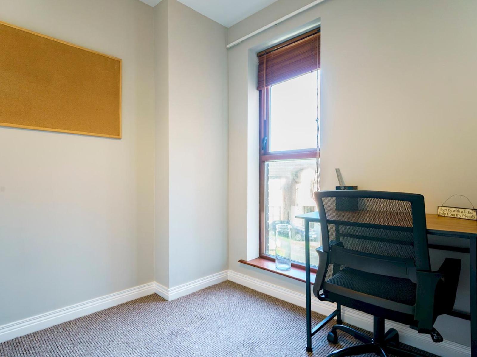 Holiday home Pass The Keys Beautiful 3-bed Riverside Townhouse W Parking *