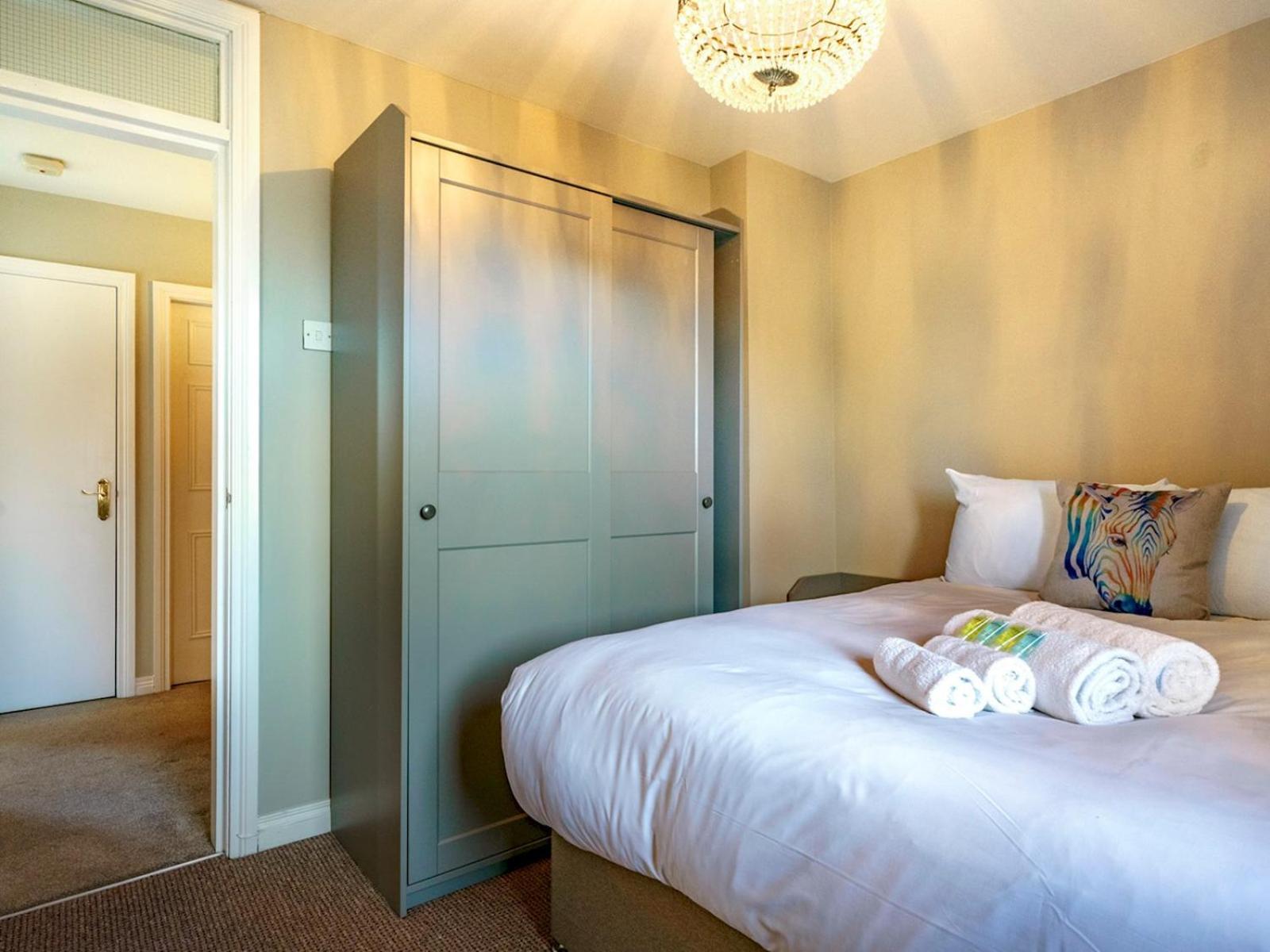 Holiday home Pass The Keys Beautiful 3-bed Riverside Townhouse W Parking