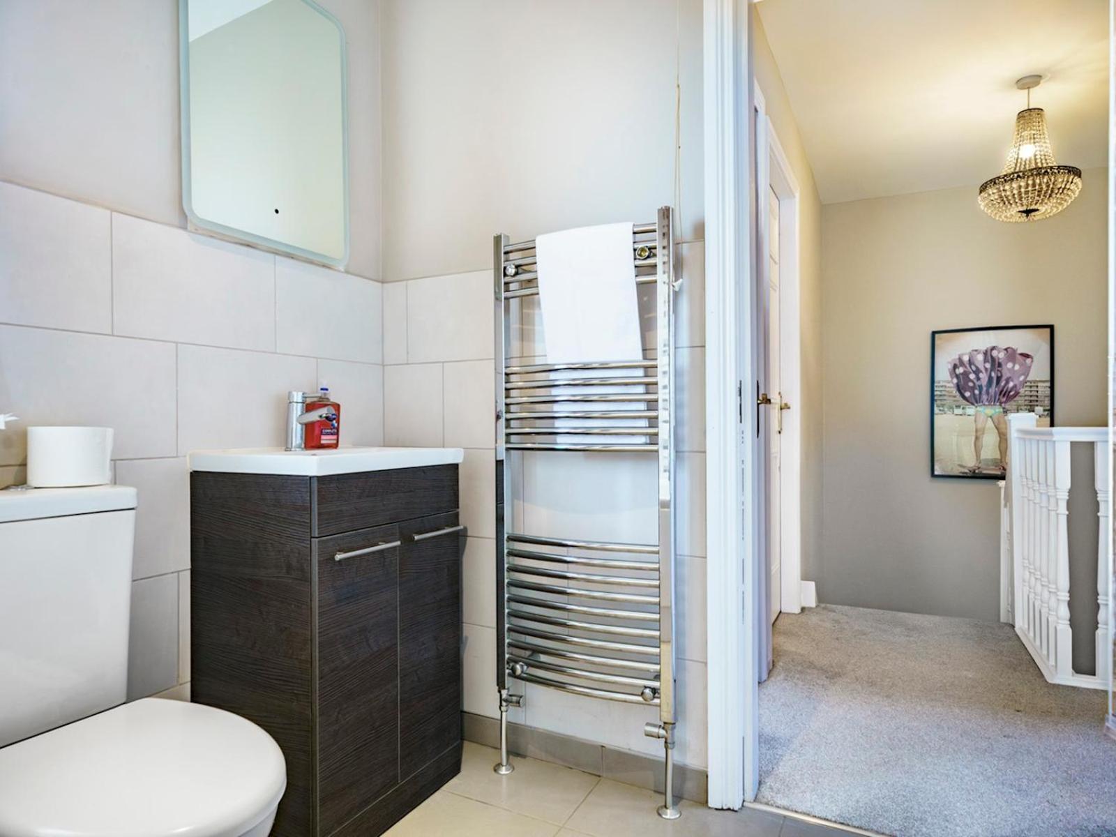 Holiday home Pass The Keys Beautiful 3-bed Riverside Townhouse W Parking *