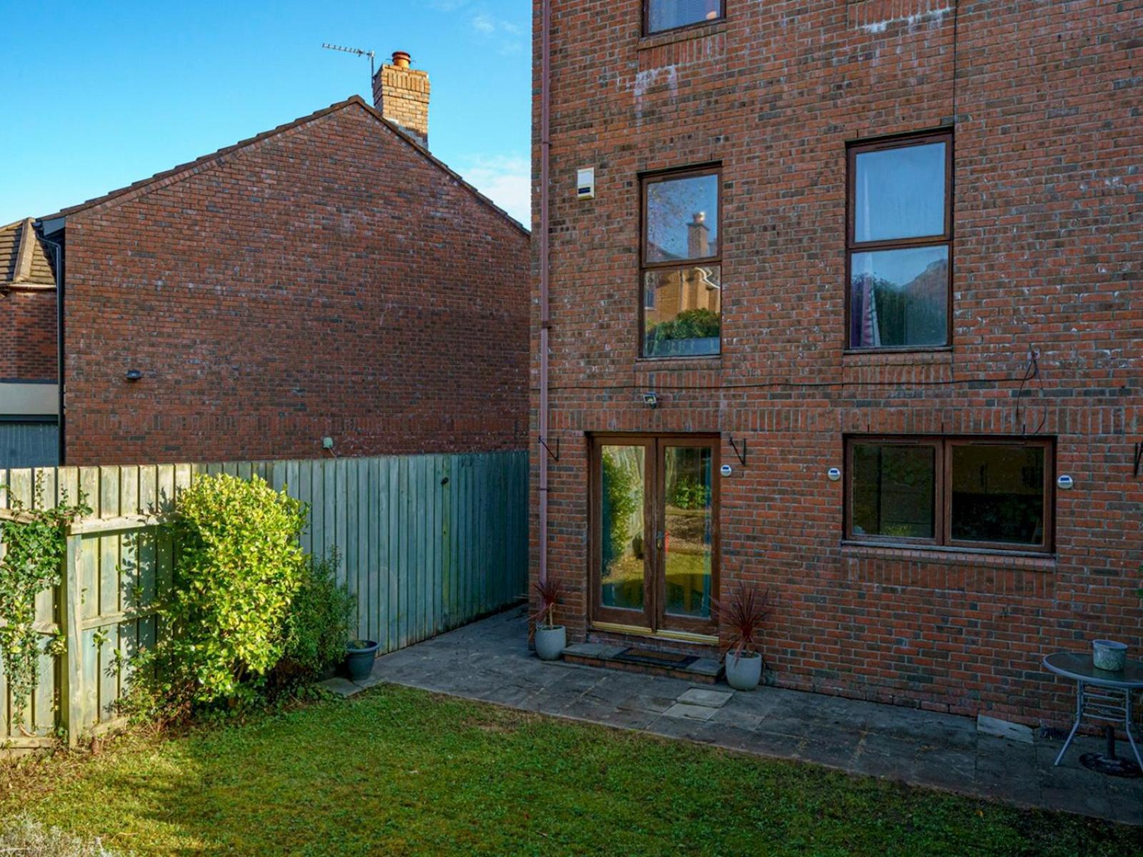 Holiday home Pass The Keys Beautiful 3-bed Riverside Townhouse W Parking *