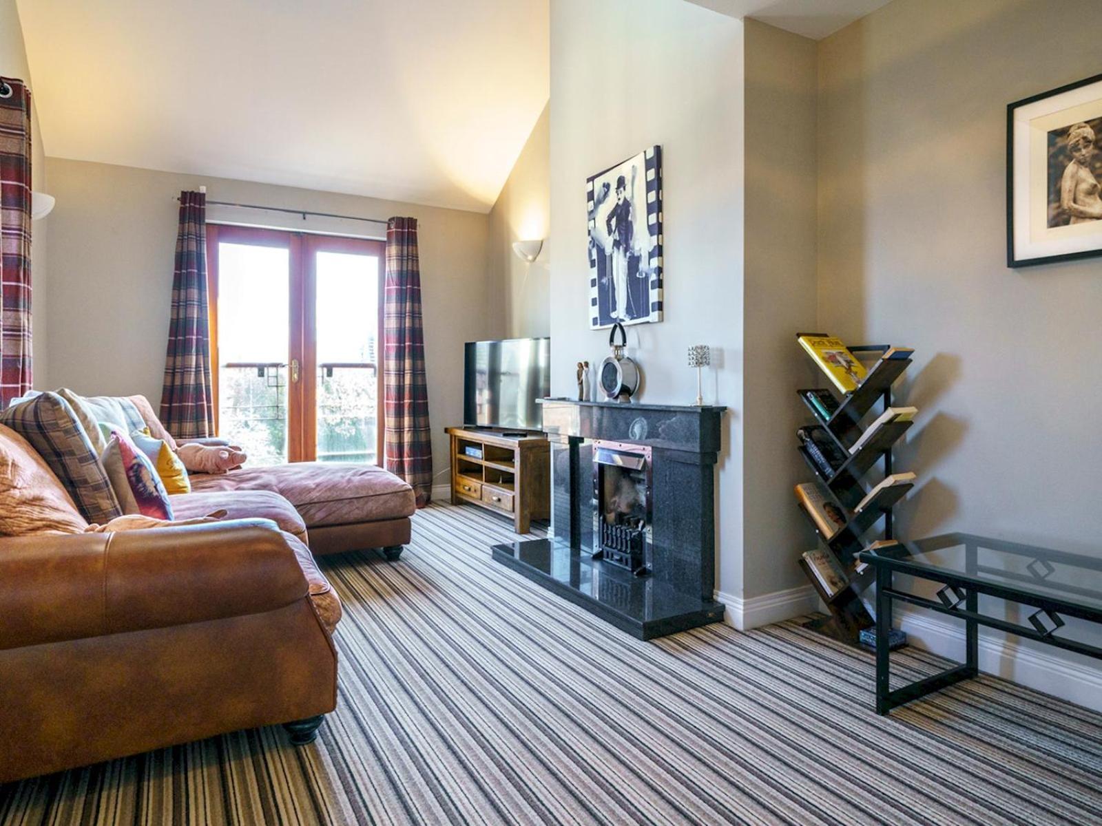 Pass The Keys Beautiful 3-bed Riverside Townhouse W Parking * Belfast