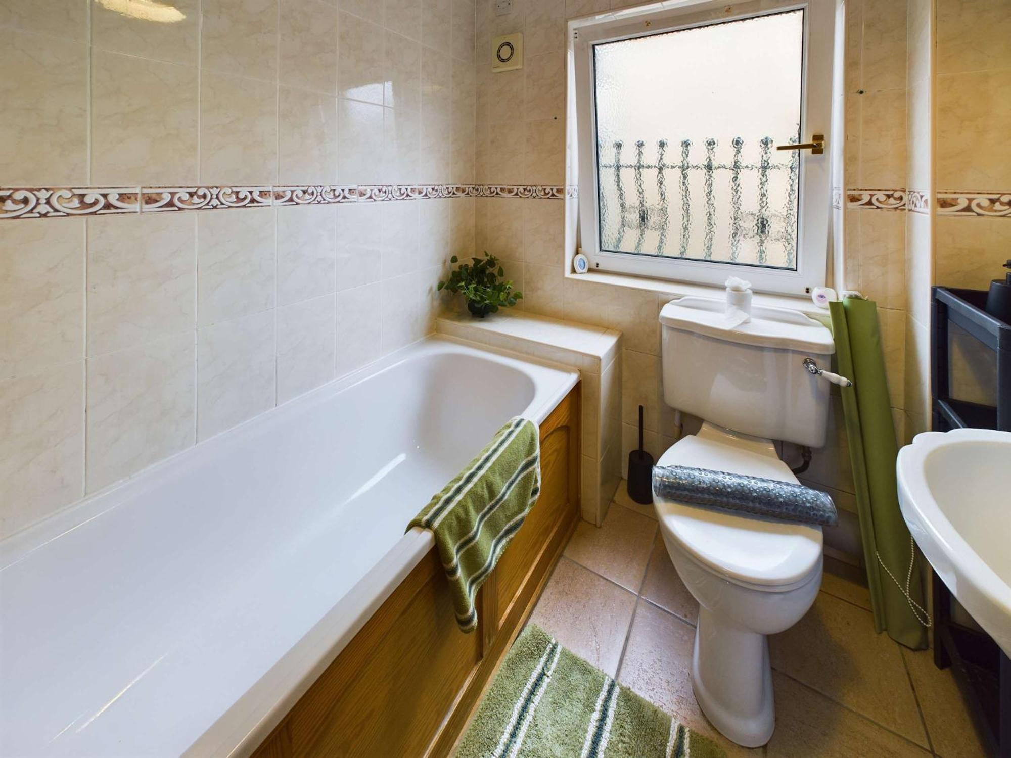 Characterful 2 Bedroom Flat In Holiday home