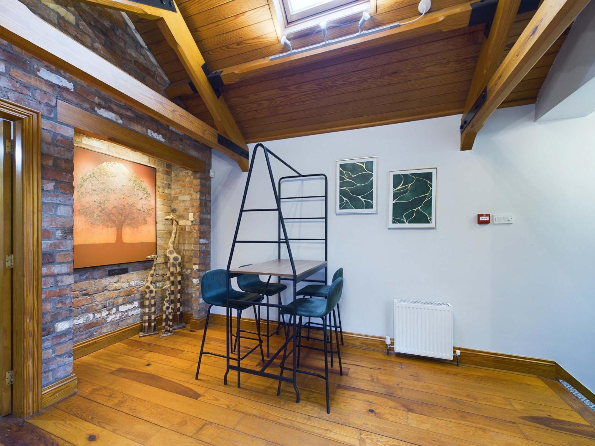 Holiday home Characterful 2 Bedroom Flat In *