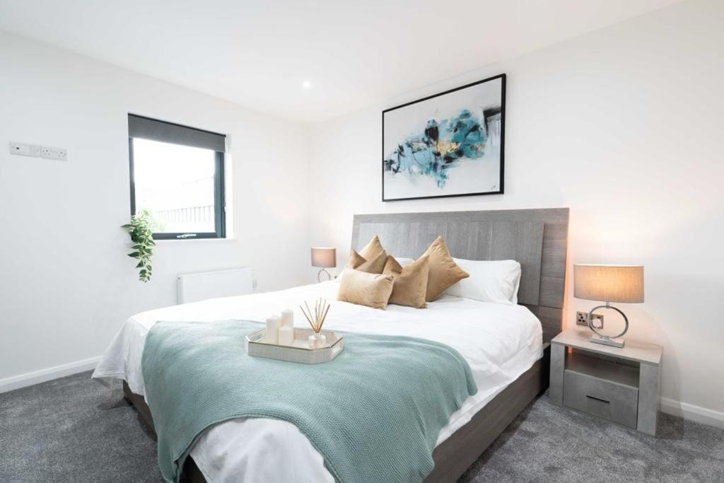 Luxury 5 Min To Centre Apartment *