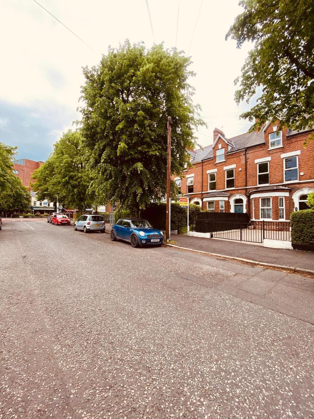 4br Spacious Home- 5 Mins To City- Free Secure Parking Holiday home Belfast