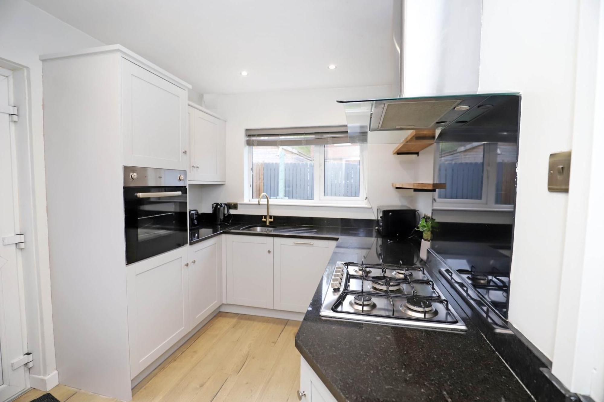 Modern Close To Airport Holiday home Belfast