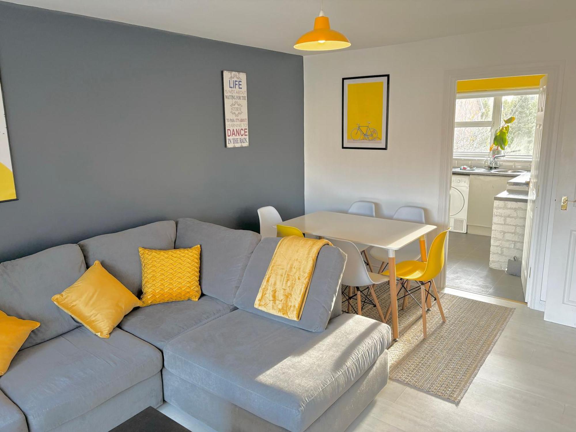 Ardenlee - Stylish 3 Bed Close To City, Parking And Wifi *