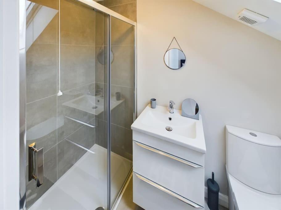 1 Bed In East Of Apartment Belfast