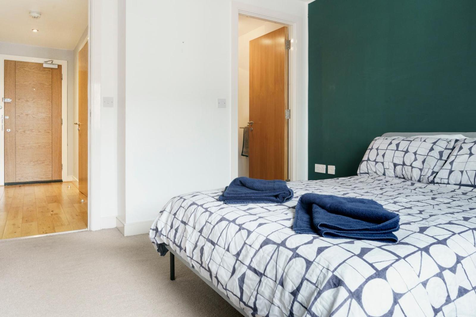 Stylish Centre 2 Bedroom With Cityscape View * Belfast