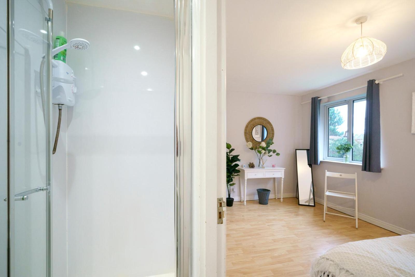 Stylish Centre 2 Bedroom With Cityscape View