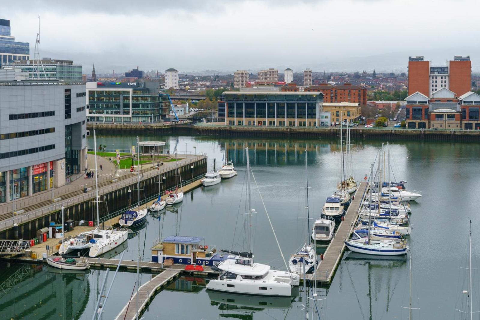 Stylish Centre 2 Bedroom With Cityscape View Belfast